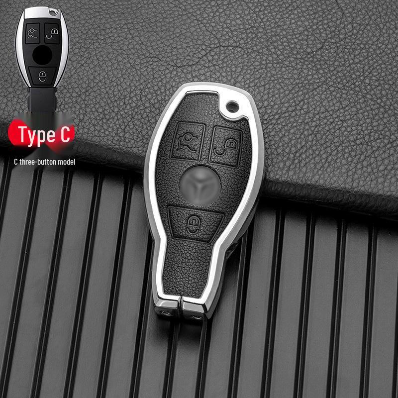 

Этот металлический чехол-накладка с двумя/тремя кнопками, полностью закрывающий ключ, совместим с моделями Mercedes-Benz GLA, GLC, V-Class, A-Class и C-Class 2018-2019 годов выпуска. Simple OPP Bag Packaging