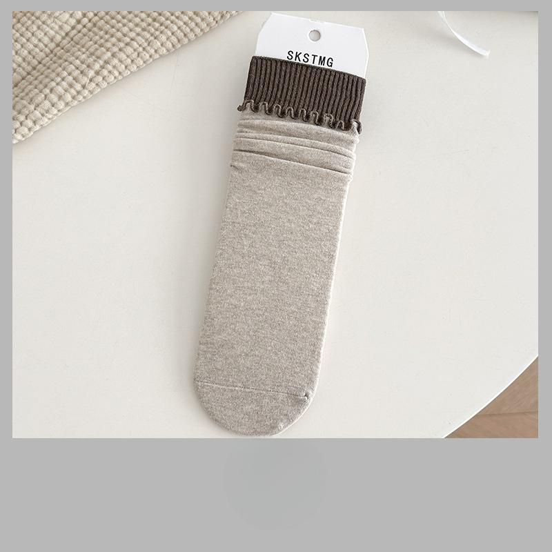 

Female Spring and Autumn Retro Clash Color Wooden Ear Edge College Wind Tube Stack Socks 1 pair кофейный