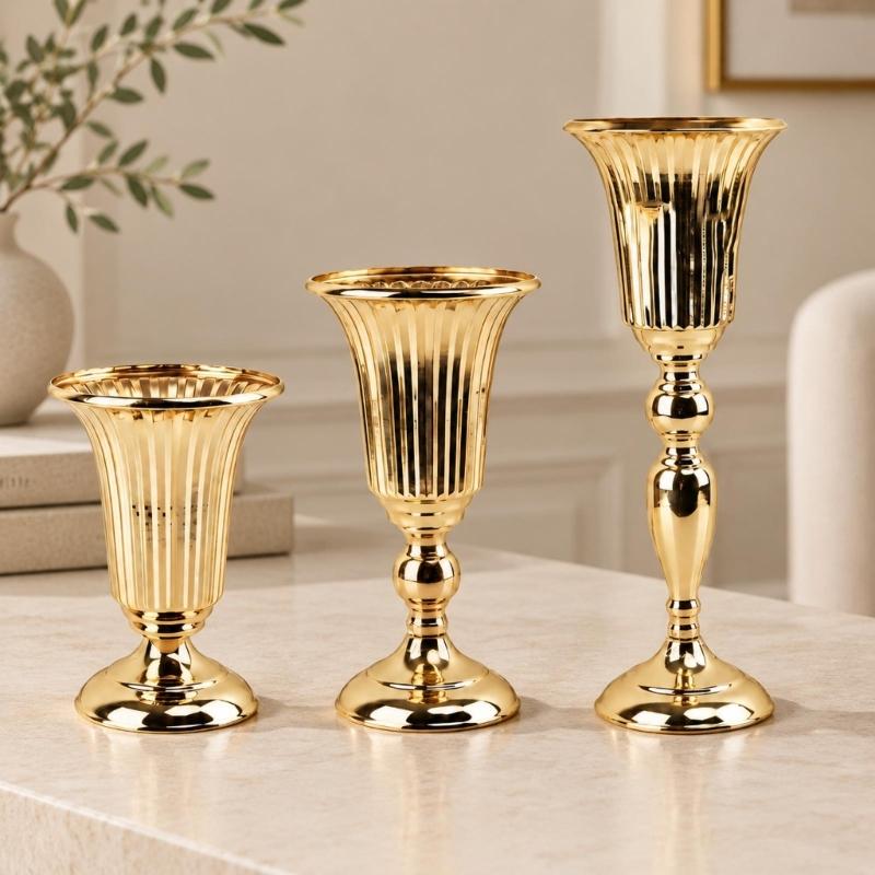 Vases trompettes Support à fleurs Centres de table, Vases urnes avec finition dorée, Corps cannelé et base large pour présentoirs décoratifs d'intérieur