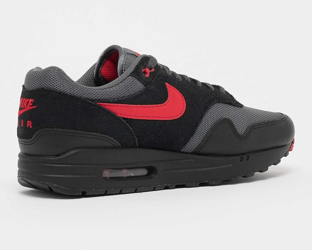 Кроссовки Nike Air Max 1 Essential (FZ5808) черный/ университетский красный/ железно-серый