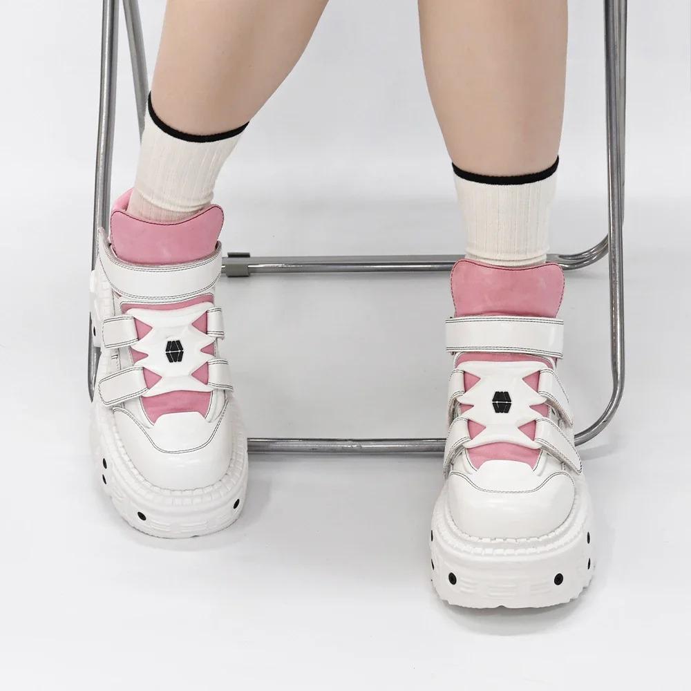 Gotikiniai aulinukai moterims, nauji pankų stiliaus moteriški batai suvarstomi, kulno aukštis, platforminiai batai moterims, metalo dekoras