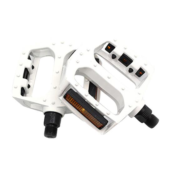 1 Pair Aluminum Alloy Anti-slip Bicycle Pedal with Reflective Strips Bike Parts