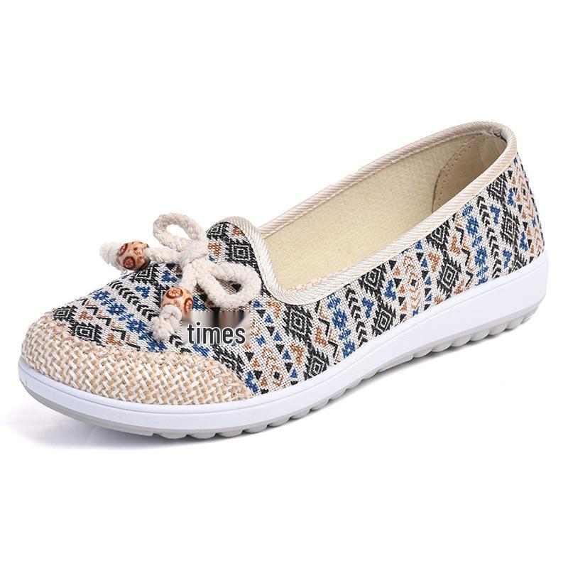 Women's Embroidered Soft Sole Shoes - Old Beijing Style, Breathable, Casual for Spring & Autumn, Perfect for Middle-Aged & Elderly.