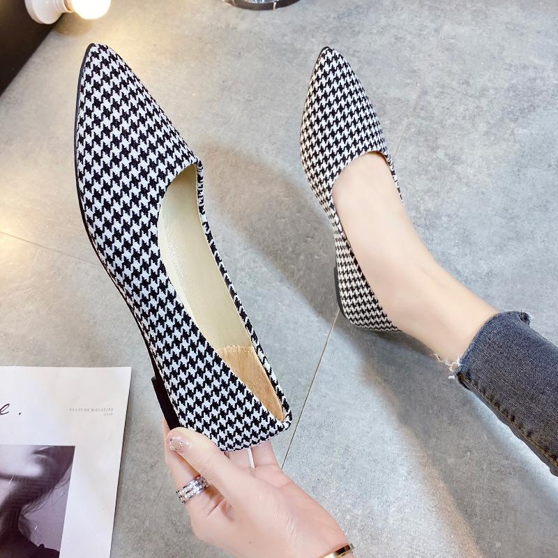 

Модные женские лоферы на плоской подошве в полоску, смешанных цветов, неглубокие слипоны, балетки, кроссовки, обувь, женские мокасины с острым носком и мягкой подошвой 2025 5 чёрный