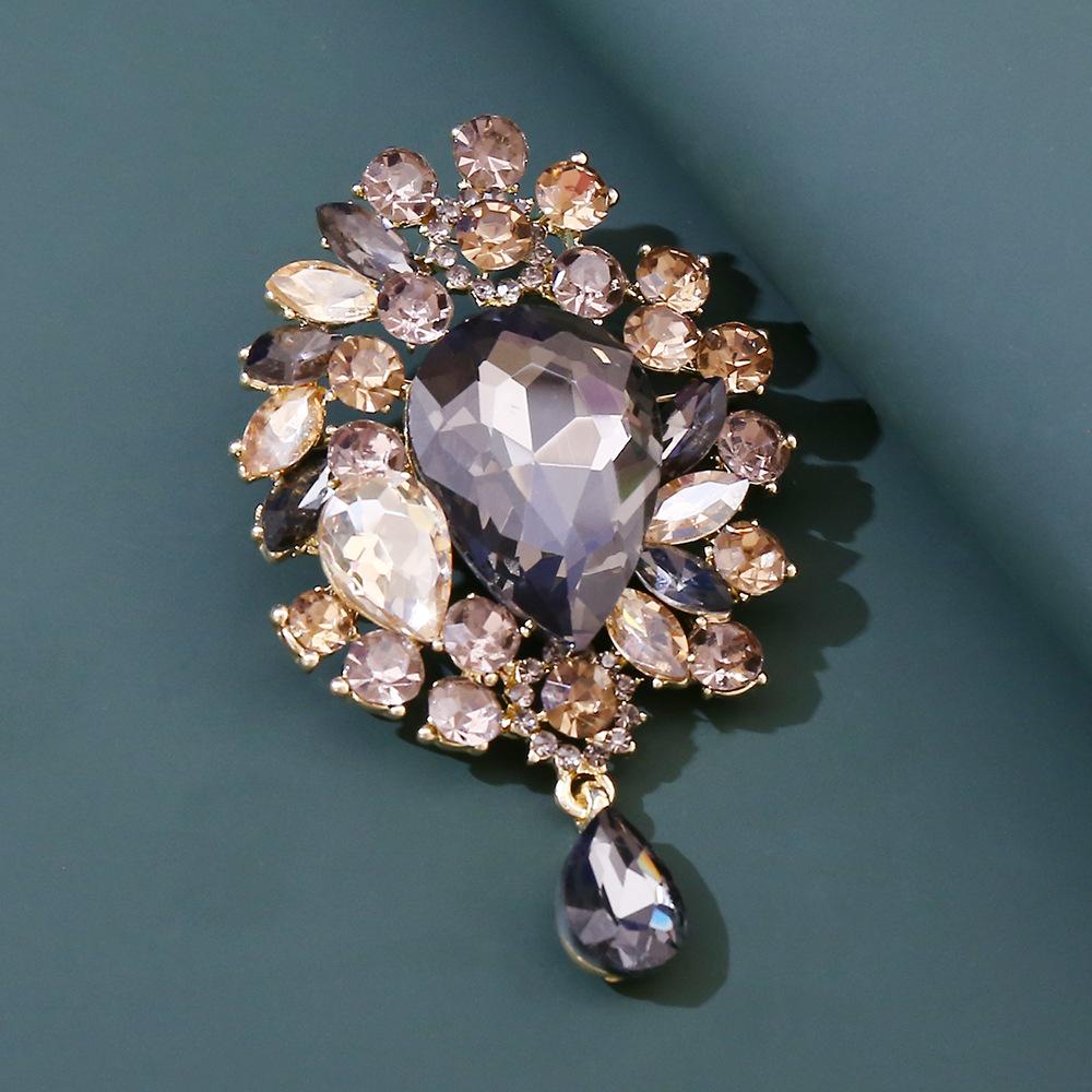 2026 Brooch European and American Luxury Super Flash Crystal Brooch Fashion Fur Coat Corsage Creative Pendant Crystal Pin Jewelry