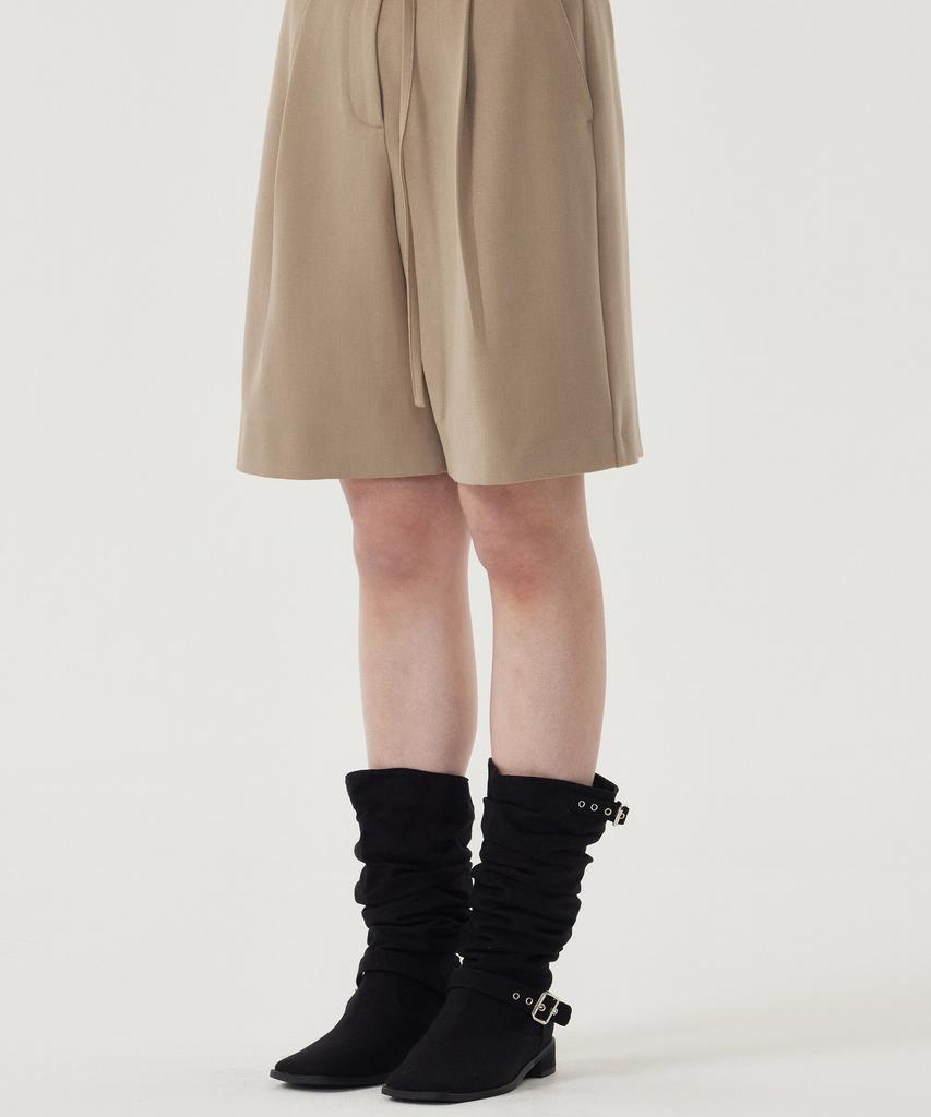 COVERNAT WOMAN Belted Bermuda Shorts Khaki Beige