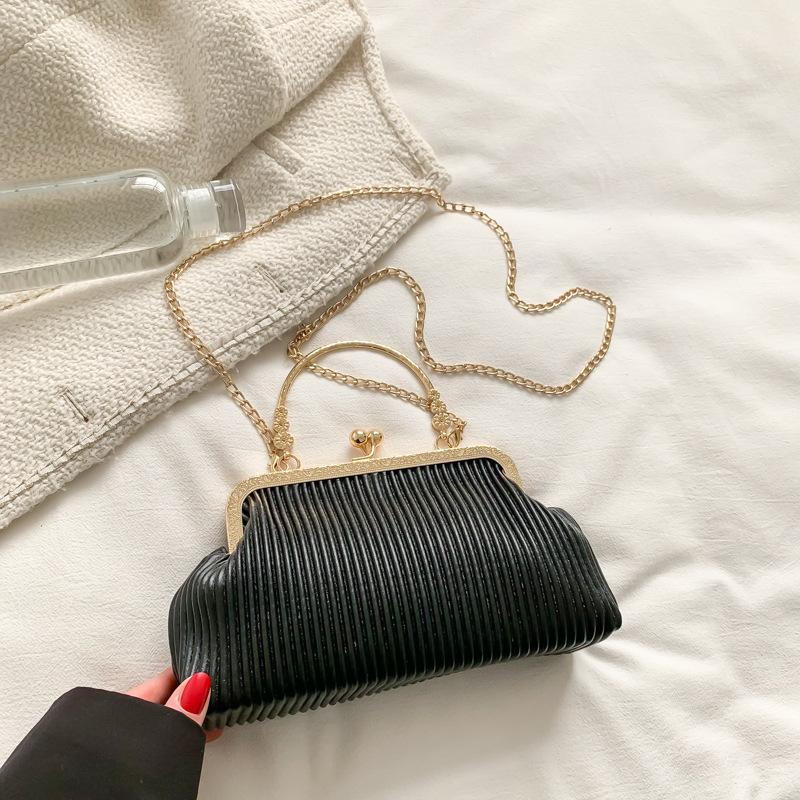 

Today s popular bag winter new fashion pleated personalized girl chain bag чорний