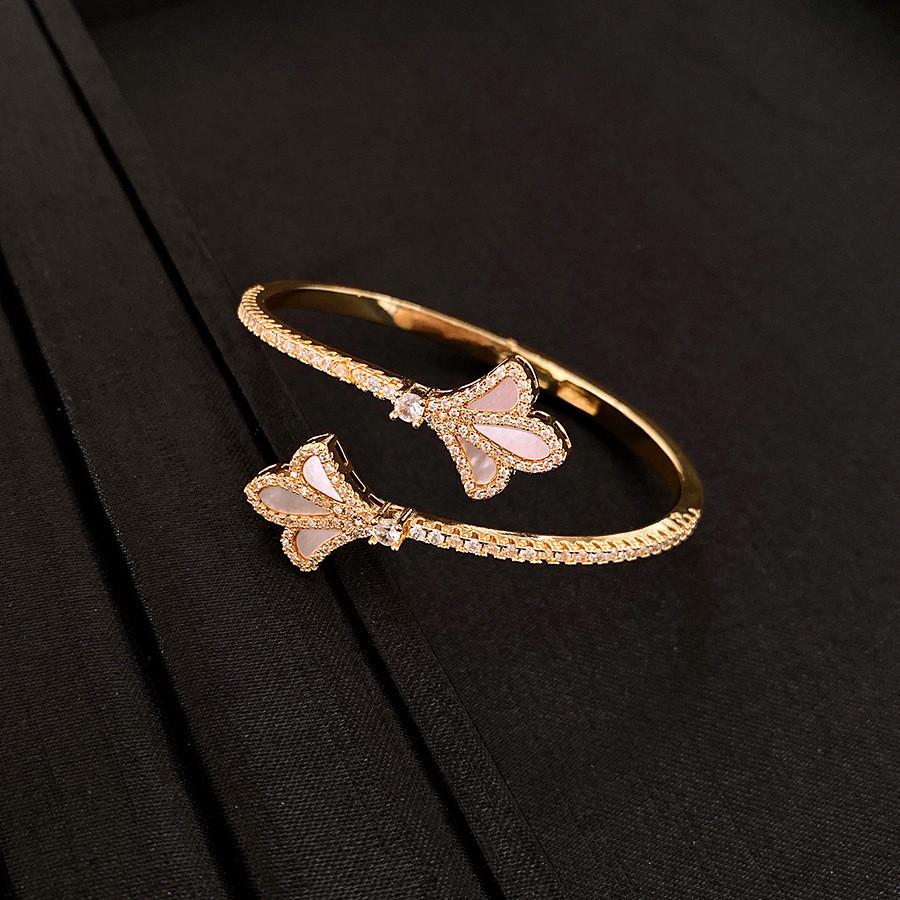 Luxury 18k Gold Plated Zircon Iris Floral Cuff Bracelet For Gift Giving золотой