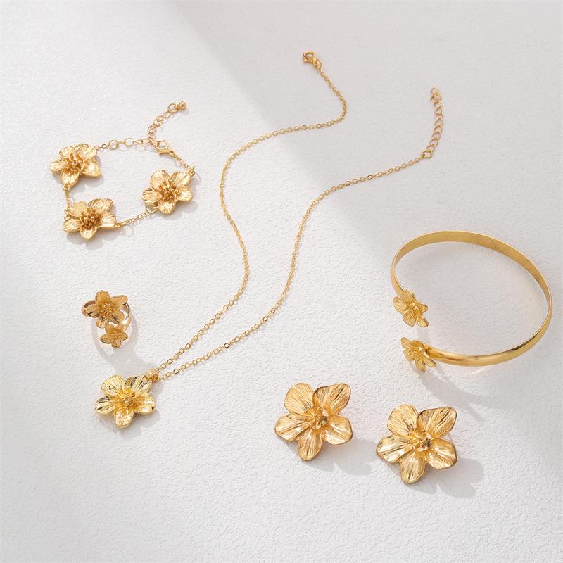 Trendy Gold Plated Floral Necklace Bracelet Ring Earrings Set Bridal Gift for Women Girls Wedding Party Anniversary Jewelry