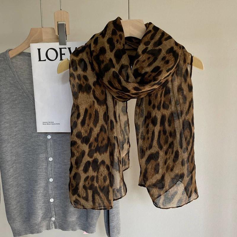 Women Leopard Print Scarf Vintage Harajuku Silk Scarf Spring Fashion Chiffon Wrap Scarf Shawl Classic Casual Sexy Elegant Scarf