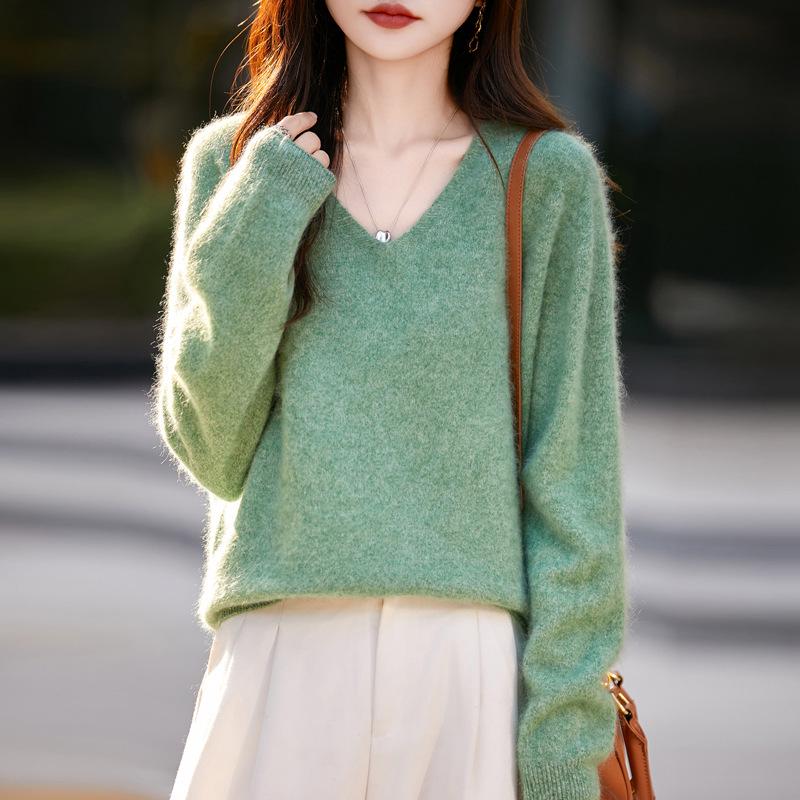 Women's High-Grade Seamless Wool V-Neck Sweater - Autumn/Winter Collection, Long Sleeve, Soft Plush Knit Base Layer