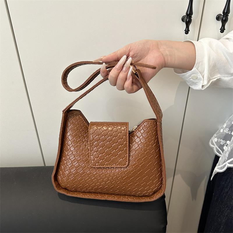 2025 New Casual Simple Trend Single Shoulder Armpit Bag Simple Fashion Small Square Bag Fashion Temperament Bag