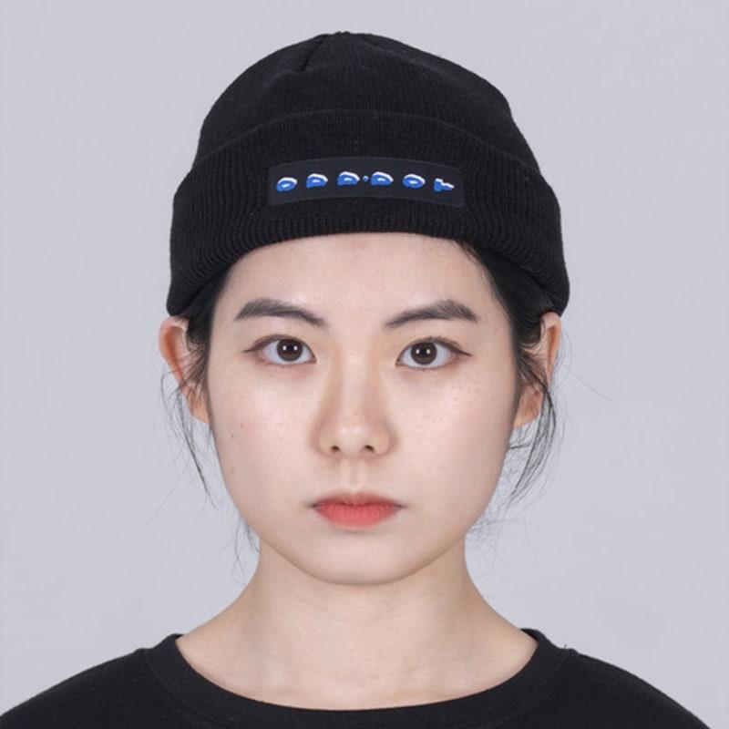 

ODD DOT Горизонтальная этикетка Точечная шапка_Черный WHITE