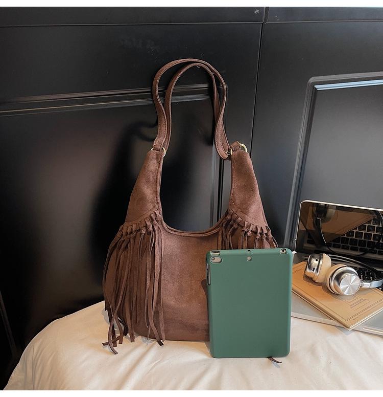 Women's 2025 Frosted Fringe Dumpling Bag - Large Capacity, Versatile Retro Crossbody and Shoulder Bag for Autumn/Winter