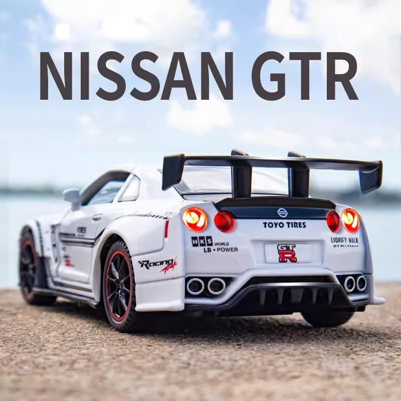 1/32 Scale Nissan GTR R35 Alloy Sports Car Diecast Model Sound & Light Desktop Collection Decorative Gift Boys Display Ornament