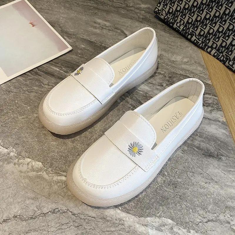 Fashion Ladies Footwear White Leather Casual Women's Flat Shoes Slip-on Comfortable and Elegant 2025 Summer Popular Lastest Offer Young