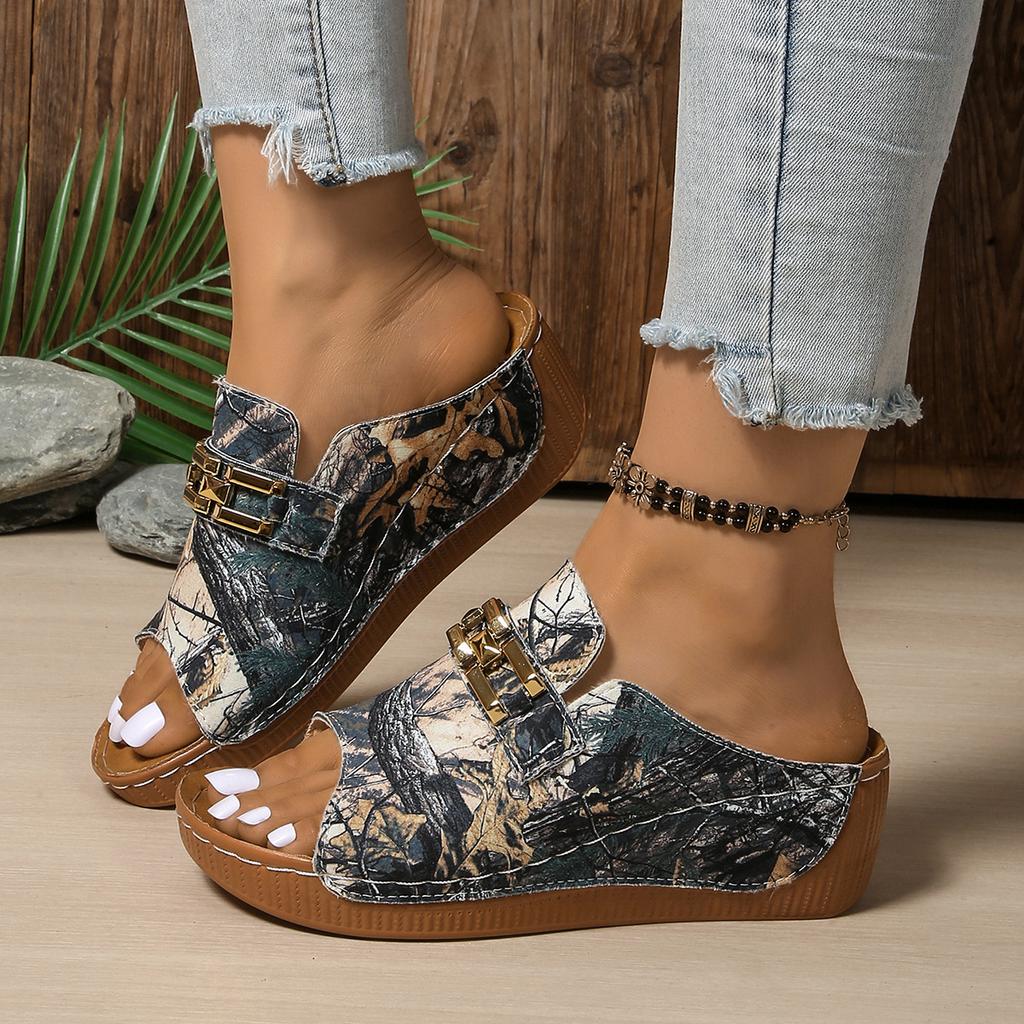 Wish independent station 20252025 spring and summer foreign trade new large size cool slippers women's light wedge slippers