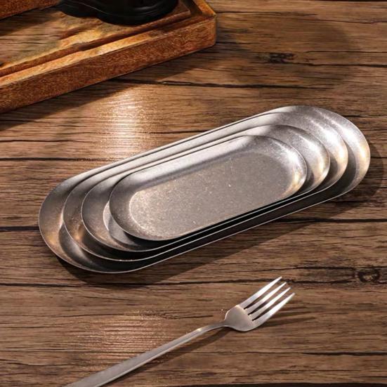 Serviertablett aus Edelstahl Retro Japanischer Stil Ovales Dessertteller für Camping Rustikaler Handtuchhalter Geschirr für die Heimküche Schwerlast Metallplatte
