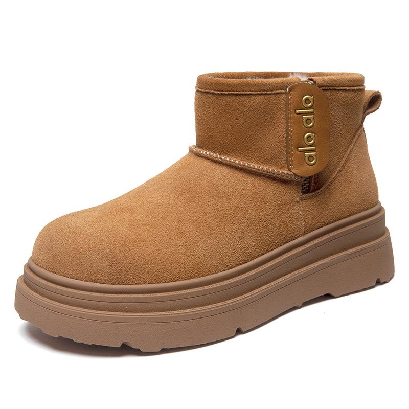 Snow Boots Women's Winter 2025 New Velvet Thickened Outdoor Thick-soled Leather Heightened and Warm Northeast Cotton Shoes Women's