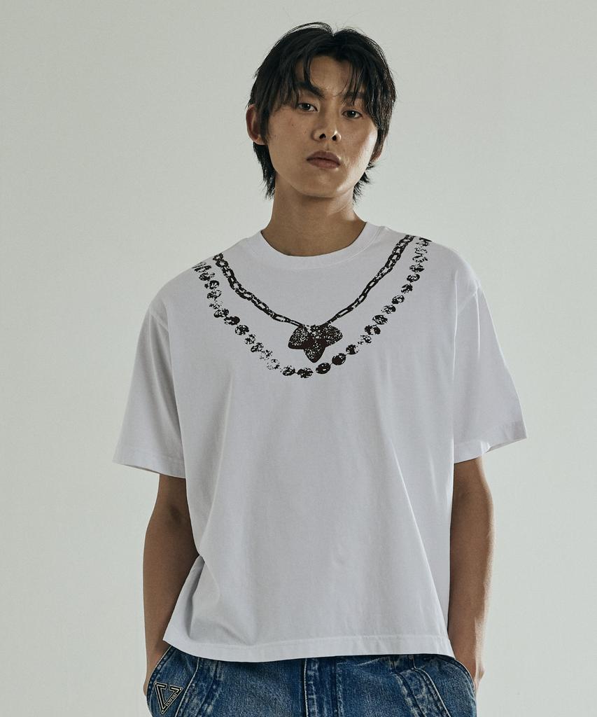 VONVAT Necklace Graphic Crop Short Sleeve Tee (White)