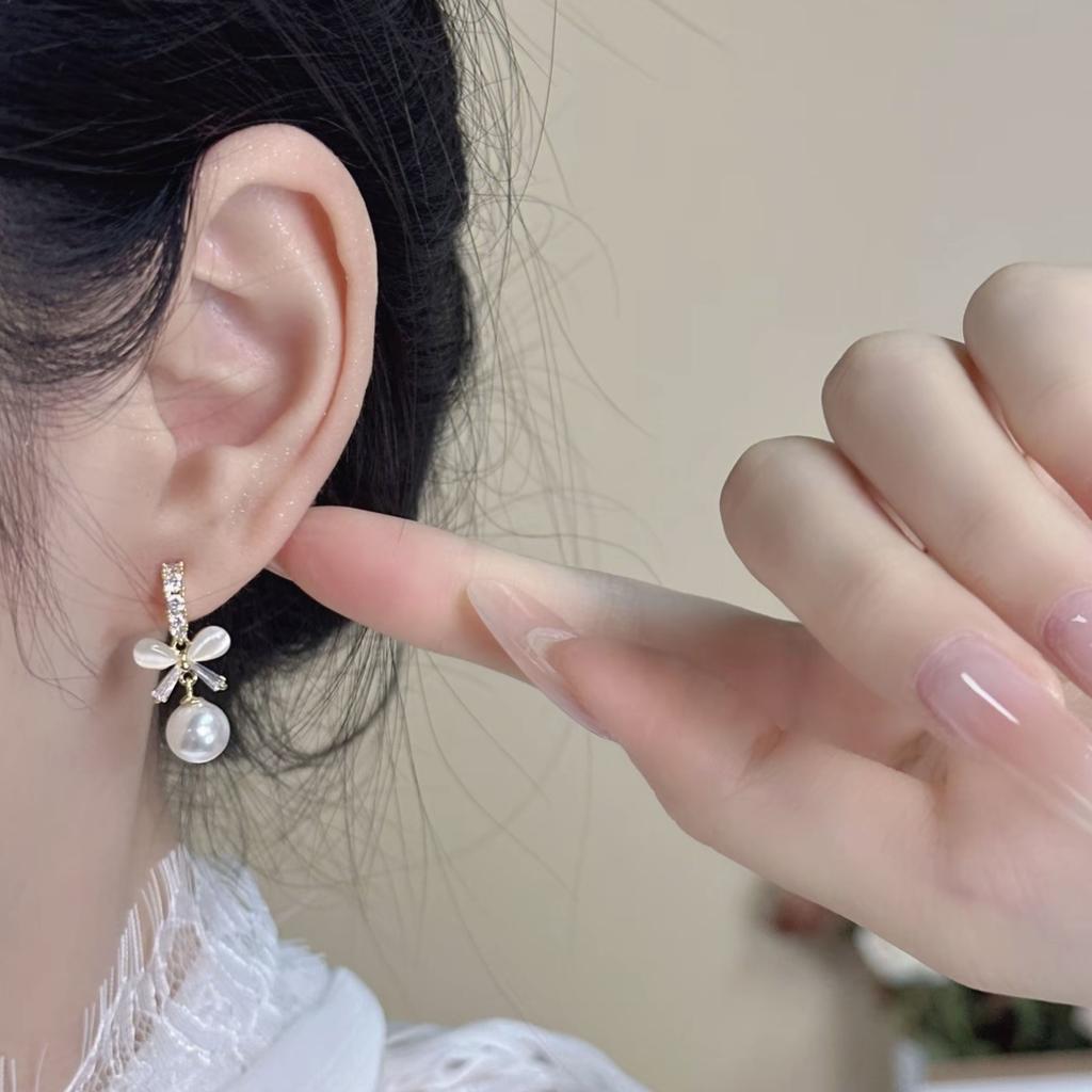 Exquisite Fashionable Bow Zircon Earrings for Women, High-end, Versatile, Anti-cat's Eye Earrings, Trendy Earrings
