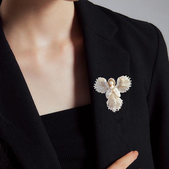 Faux Pearl Angel Brooch Handmade Brooch Pin Christmas Gift with Shiny Accents Elegant Accessory for Jacket Scarf Bag Festive Party Decor