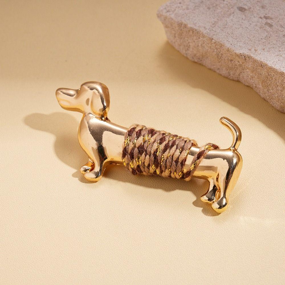 Luxury Cute Dog Brooch Retro Animal Lapel Pin Vintage Sausage Dog Brooch Suit Accessories