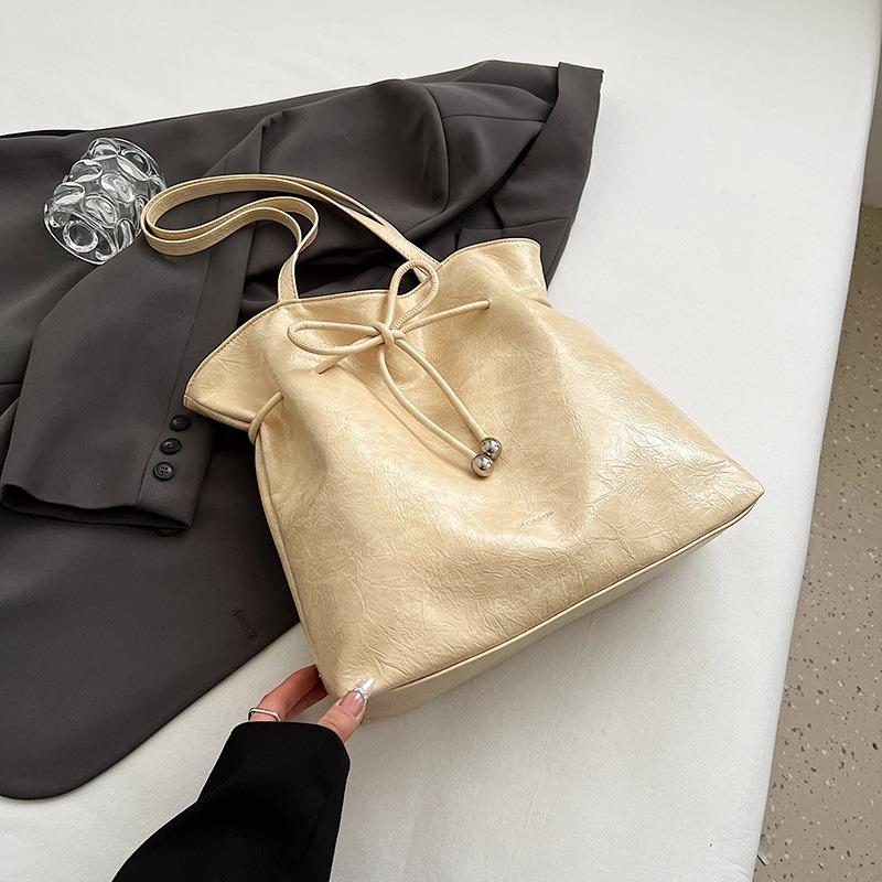 Simple large-capacity tote bag women's bag 25 new high-end bucket bag simple shoulder handbag