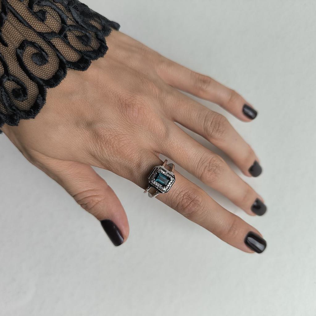 Silberring mit London Blue Topas 1,084ct, Gewicht des Artikels 4,8 g (2195993)
