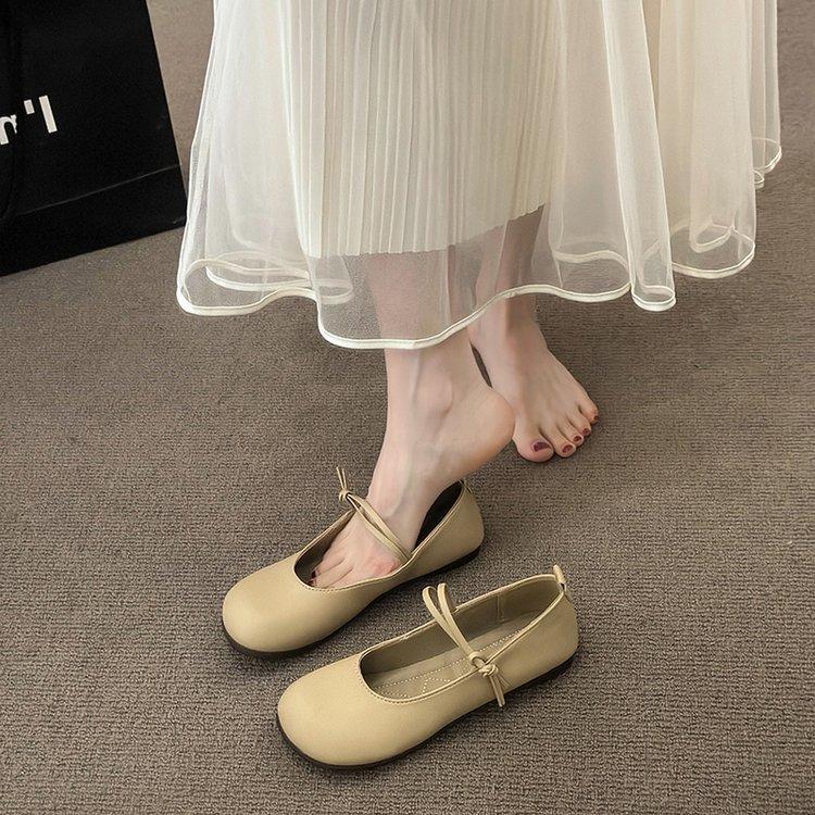 French retro patent leather baotou sandals women's 2025 spring and summer new square head metal one-word buckle with thick heel single shoes women