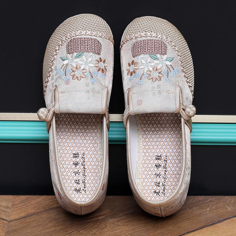 Fashion 2024 Summer New Comfortable Versatile Shoes Women's Mesh Soft Sole Comfortable Embroidery Wear-resistant Breathable Mother Shoes