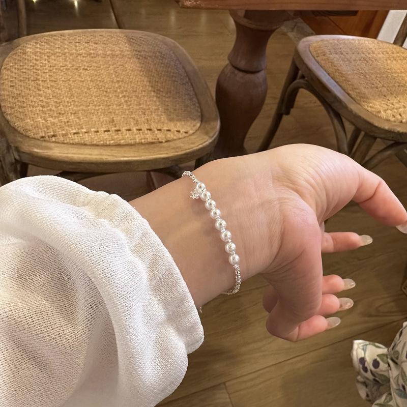 925 Sterling Silver Bracelet with Shell Pearls & Sparkling Diamonds - Adjustable Jewelry Gift for Best Friend