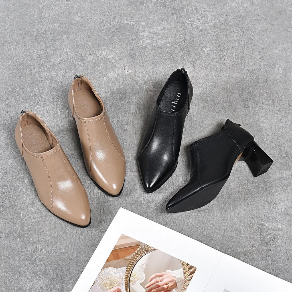 Spetsiga damsinglar högklackade vårnyhet första lager koskinn djup mun damskor tjock klack bakre dragkedja grundläggande