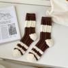 Dámské sametové ponožky s kávovým pruhem - Silné, měkké středně vysoké pro podzim/zimu