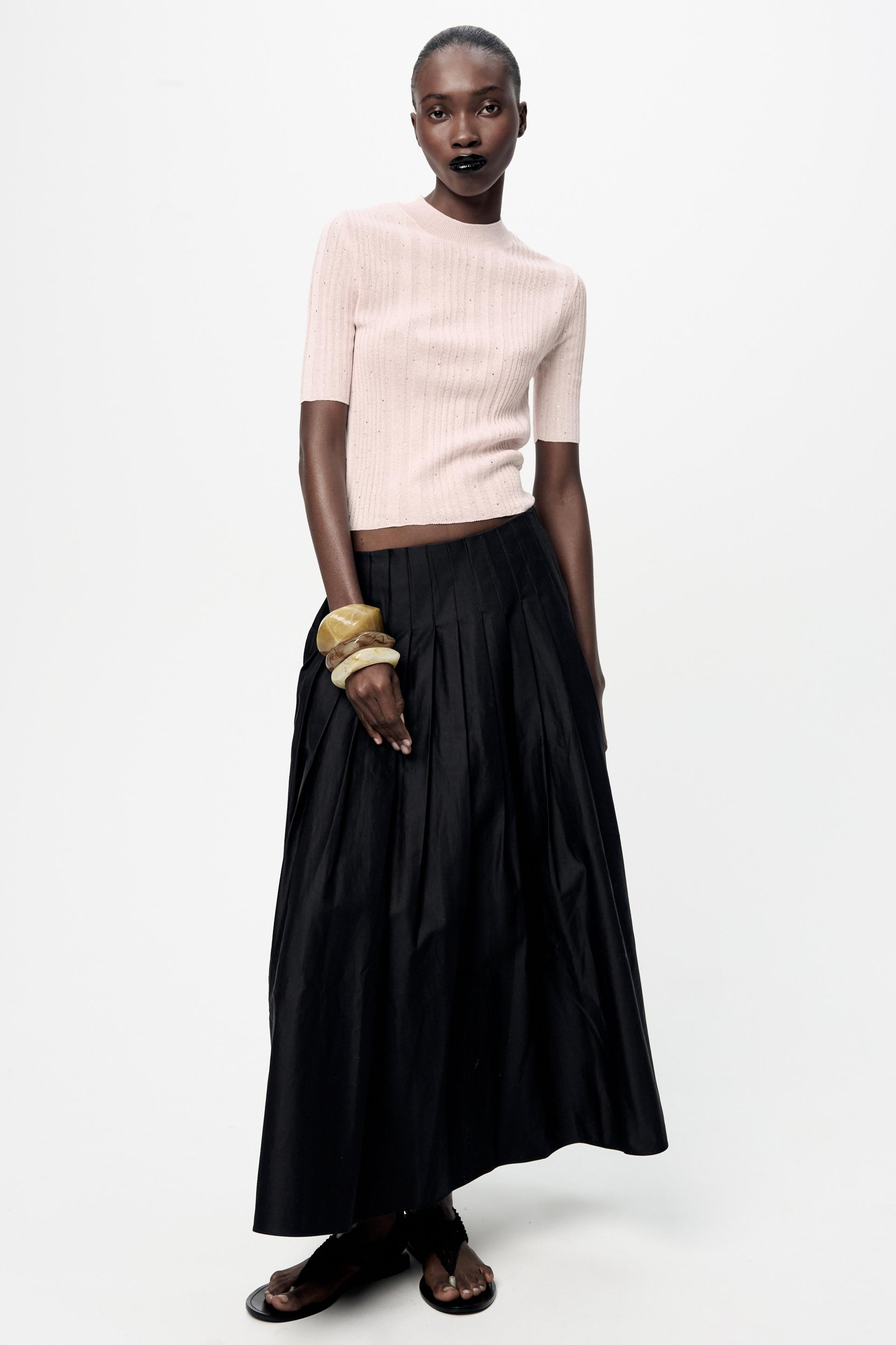 

БЛЕСТЯЩИЙ ТРИКОТАЖНЫЙ ТОП