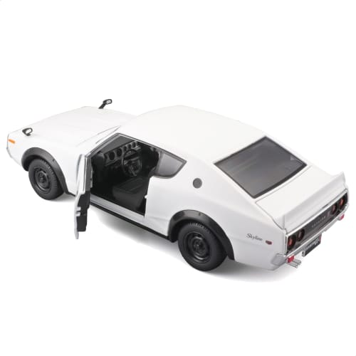 Maisto 1973 Nissan Skyline 2000GT-R #KPGC110 #Ken and Mary #Ken and Mary #1/24 scale diecast model car in white