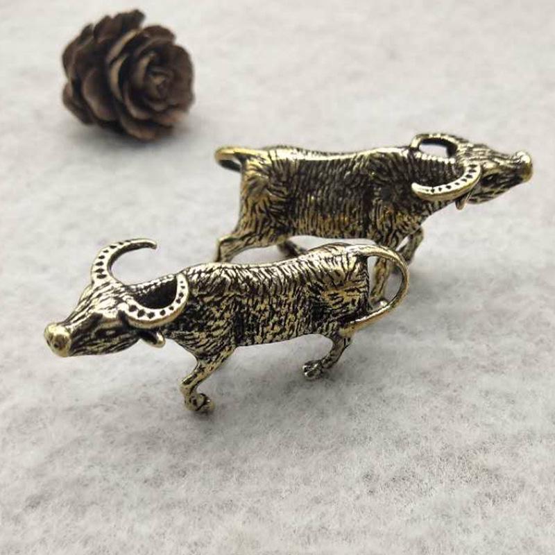 

Брелок для ключей из чистой латуни с изображением знака зодиака Бык и гравировкой в стиле ретро — талисман удачи в подарок