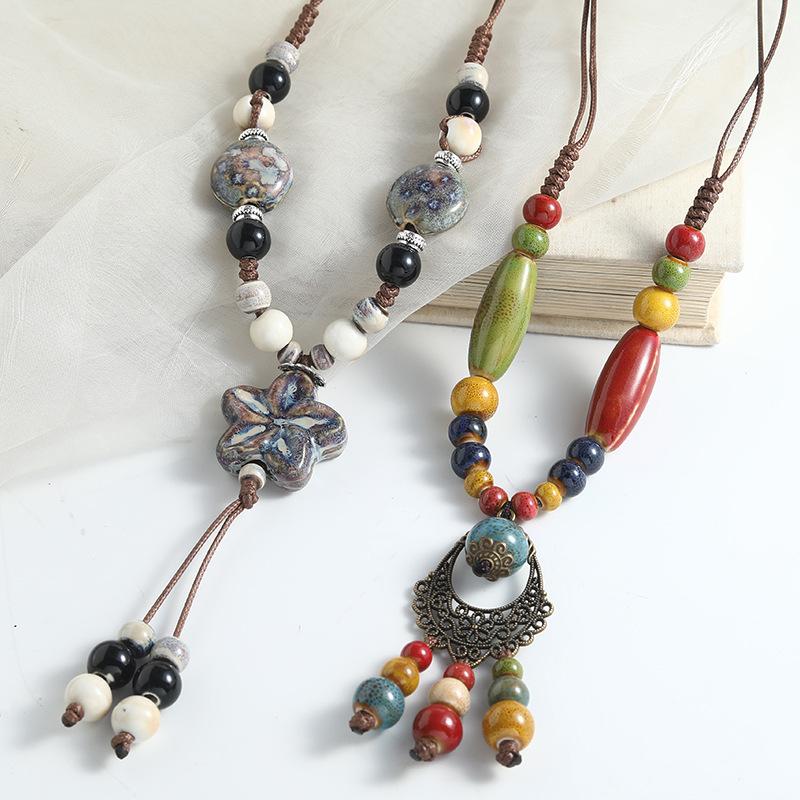 Böhmische Keramik Stern Halskette - Lange handgefertigte Perlenkette mit Anhänger im Stil der Volkskunst zum Layern über Pullovern