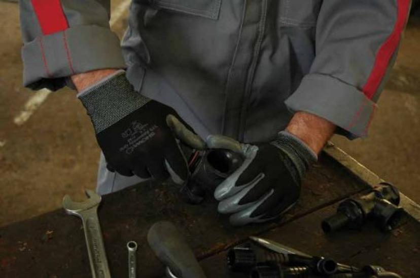 Showa Gloves Nitrile Backless 370 Assembly Grip Black Medium [3-Pack Gloves] No.