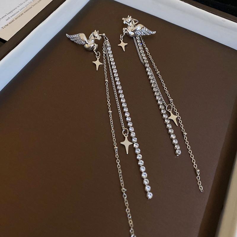 Clipsuri de urechi cu ciucuri Stea Pegasus cu strasuri metalice - Cercei eleganți high-end pentru femei