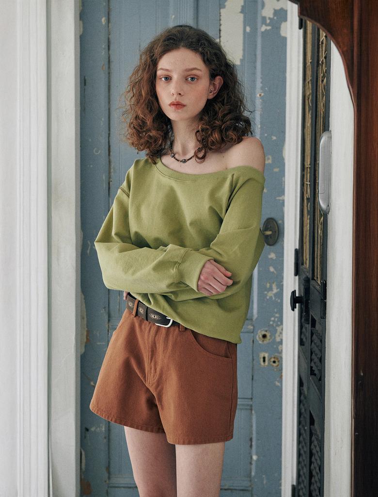 FLATWAVE IN SEOUL Kaya Unbalance Off Shoulder Sweatshirt Olive