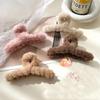 Adorabile Pinza Artiglio Peluche Perla: Accessorio Capelli Autunno & Inverno per la Nuca, Grande Pinza a Squalo da Ragazza