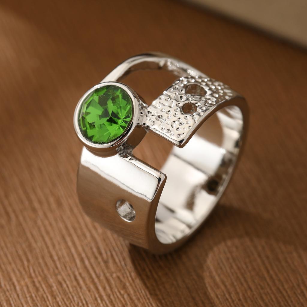 Luxury Textured Spliced Synthetic Green Gemstone Open Ring Copper Material Women Jewelry Ring For Banquet And Daily