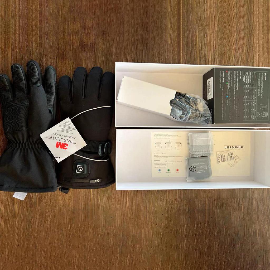 Smart Heated Ski Gloves with Three-Speed Temperature Control for Men and Women - Ideal for Outdoor Cold Protection and Cycling.
