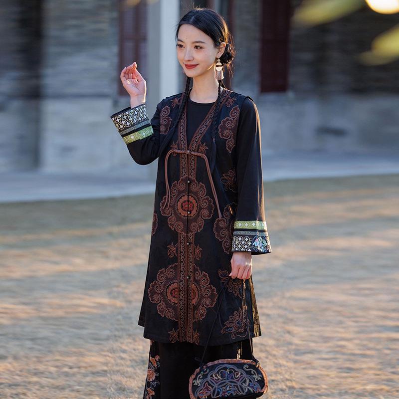 

Этнический кардиган средней длины без рукавов с вышивкой 2025 3XL чёрный