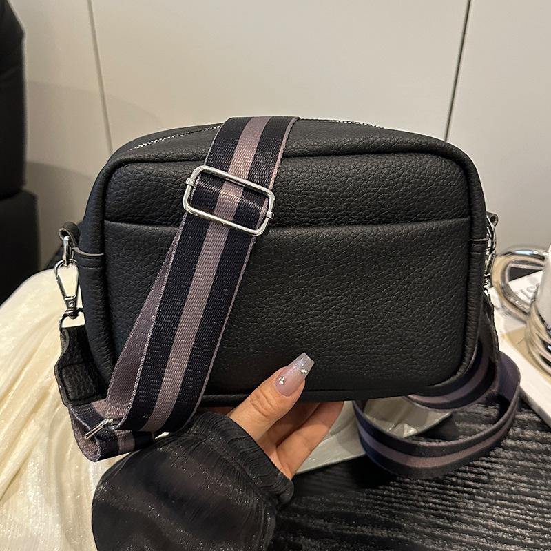 2025 lychee pattern trendy women's bag new solid color messenger bag women's high-end shoulder small square bag