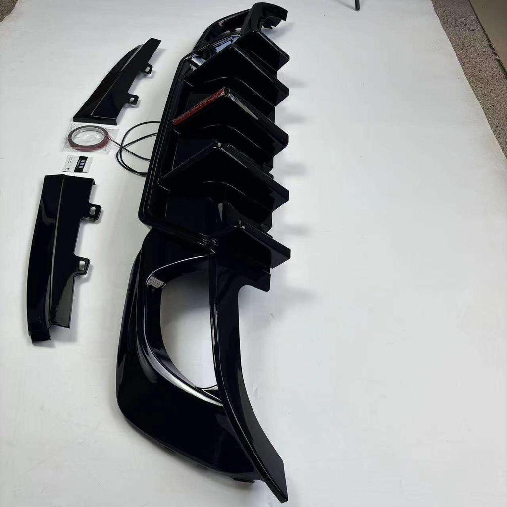 BMW 3 Series G20/G28 Rear Diffuser Lip Kit (2019+) - Vertical Light Rear Lip Replacement.
