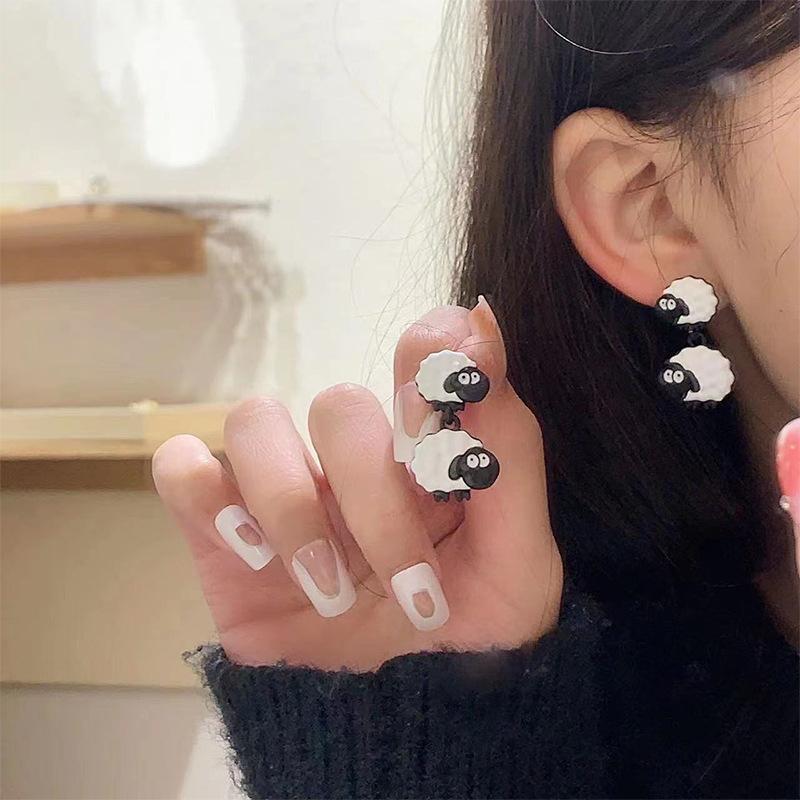 

Новые модные универсальные персонализированные геометрические серьги с изображением овец для женщин