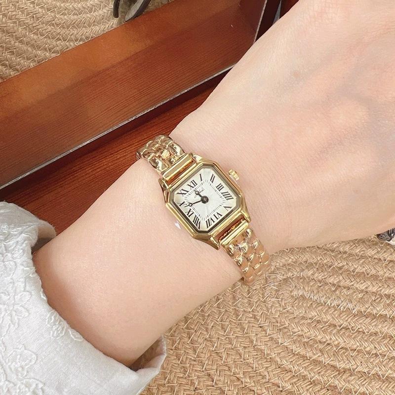 Small Dial Simple Exquisite Bracelet Gold Watch Ladies Roman Scale Retro Feeling