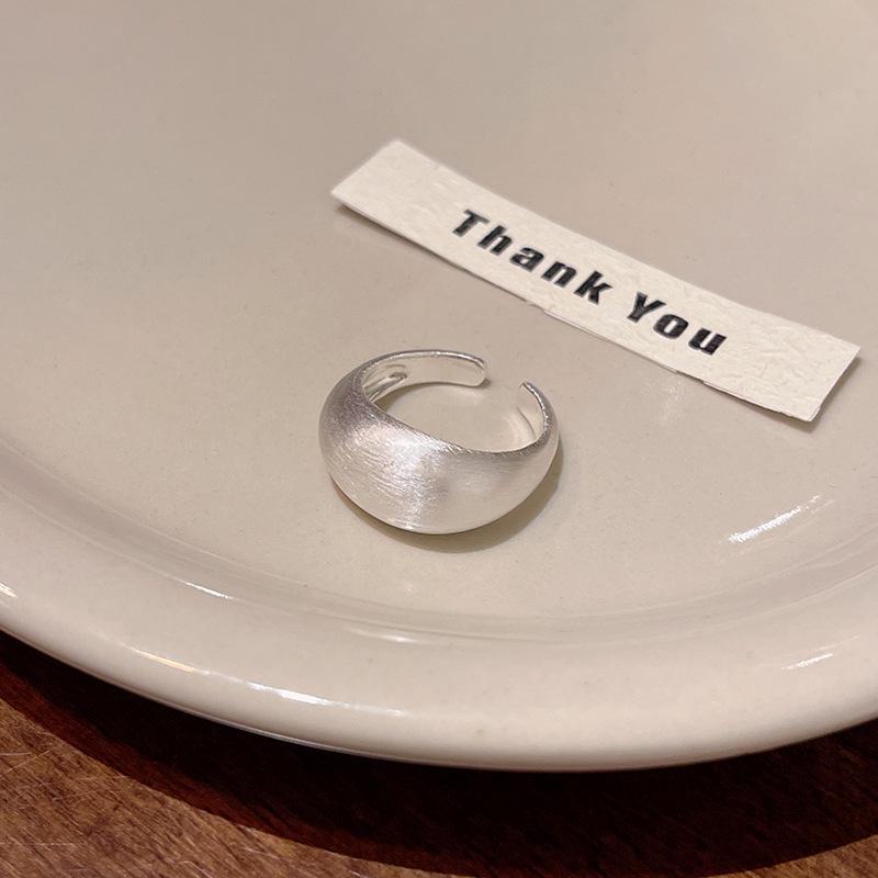 

Серебряное матовое регулируемое открытое кольцо для женщин Matt A серебряный